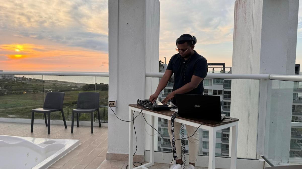 Dominique * Cartagena