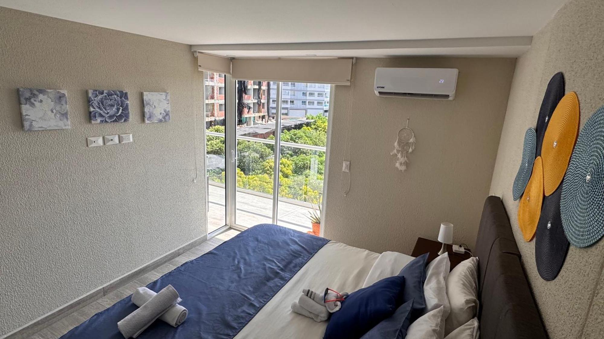 Dominique * Cartagena